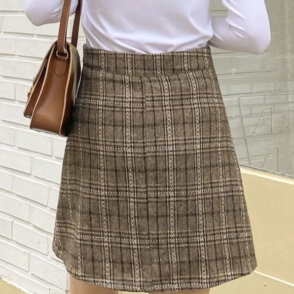 High Waisted Plaid A-Line Skirt - Picture 2 of 2